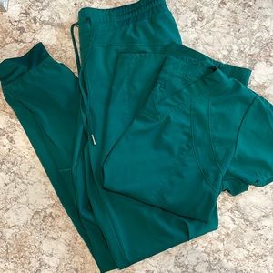 Barco one scrub set in hunter green